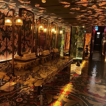 Rocco - The coed wash - Restaurants Near Me - Lisbon, 11
