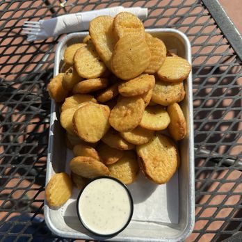 Defiance Ridge Vineyards - Fried pickles - Wineries Near Me - Defiance, Missouri