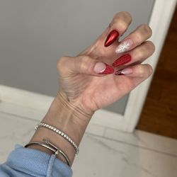 Super Nails