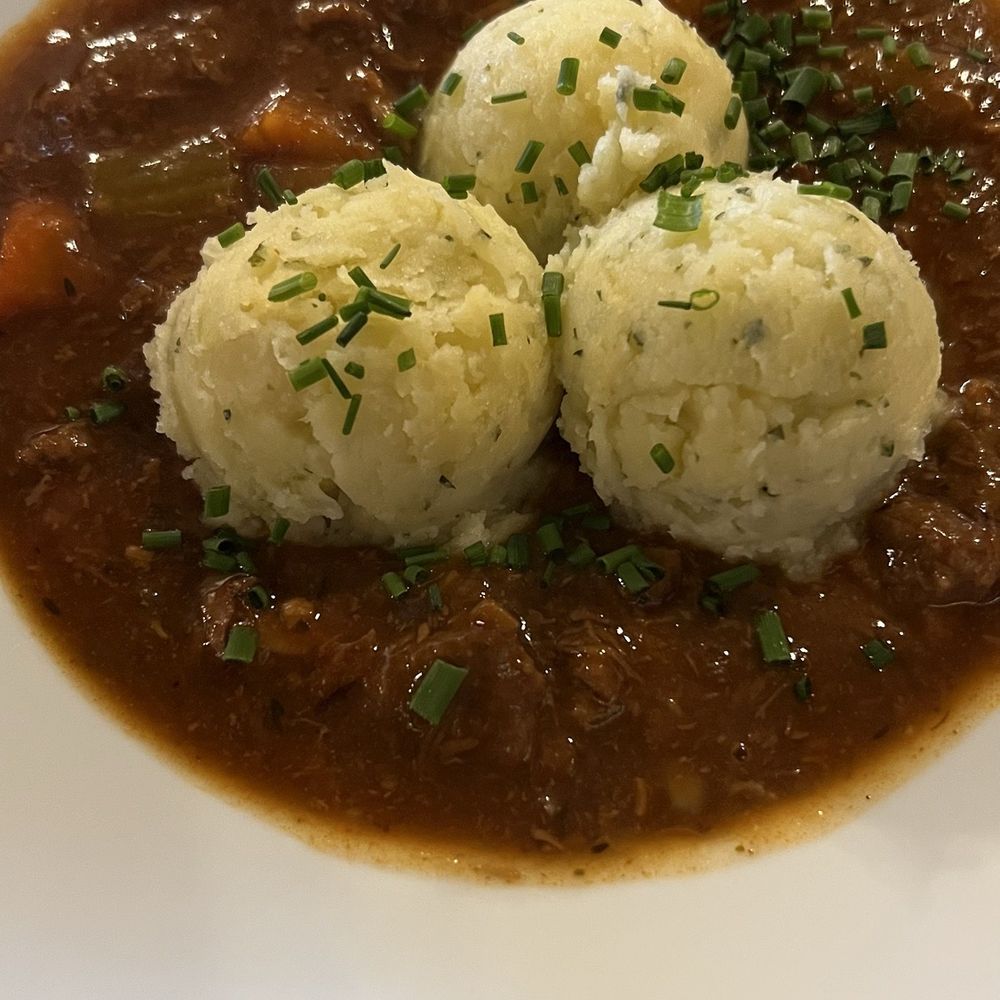 The Brazen Head - Beef Stew - Pubs Near Me - Dublin, D The Brazen Head - Beef Stew - Pubs Near Me - Dublin, D