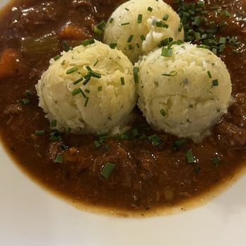 The Brazen Head - Beef Stew - Pubs Near Me - Dublin, D