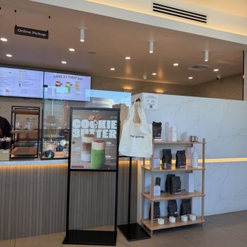 Da Vien Coffee - Interior - Coffee & Tea Near Me - Alhambra, California