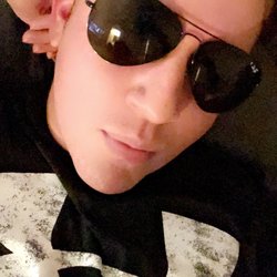 Sunglass Hut - Black ray ban aviators polarized 62mm