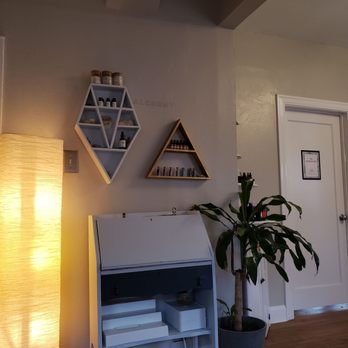 Calyx Wellness Studio - Herbal Shops Near Me - Austin, Texas