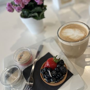 miFLAVOUR - Fruit Tart with Coffee  London Fog Macaroon. - Bakeries Near Me - Spokane, Washington