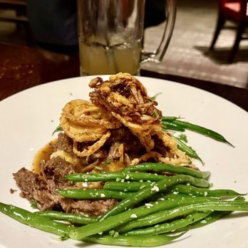 Houlihan's Mt. Lebanon - DOWN HOME POT ROAST - Bars Near Me - Pittsburgh, Pennsylvania