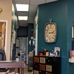 Avenue Eyewear - Leads to the optometrist's office.