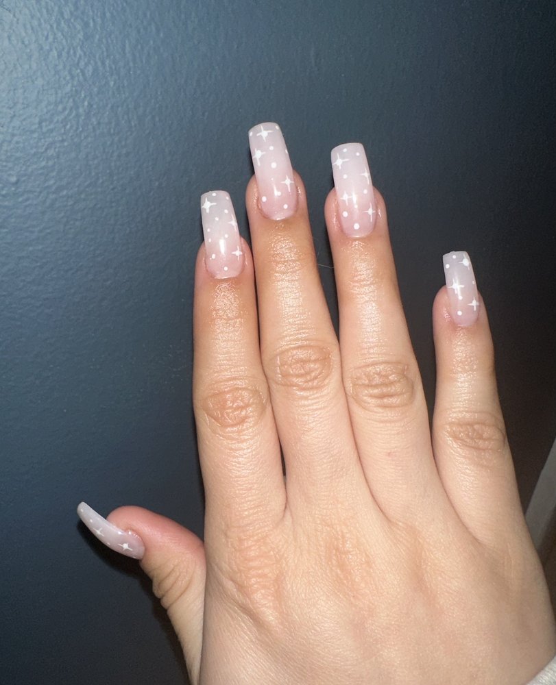 Luxury Beauty & Nails Logo