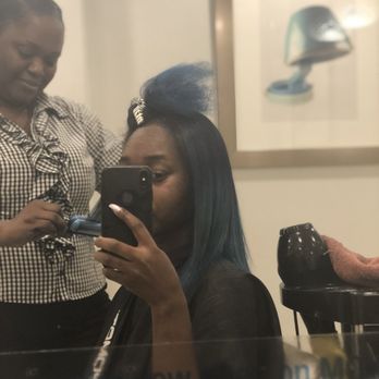 Jakari J Salon - The trim in Jamaica - Hair Salons Near Me - Oceanside, New York Jakari J Salon - The trim in Jamaica - Hair Salons Near Me - Oceanside, New York