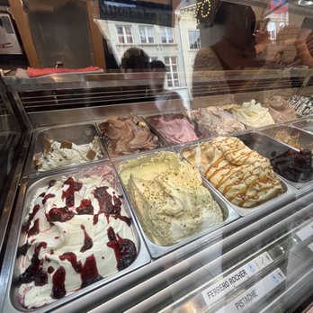 Oyya - Desserts Near Me - Bruges, VWV Oyya - Desserts Near Me - Bruges, VWV