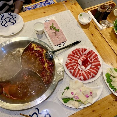 Da Long Yi Hot Pot by null