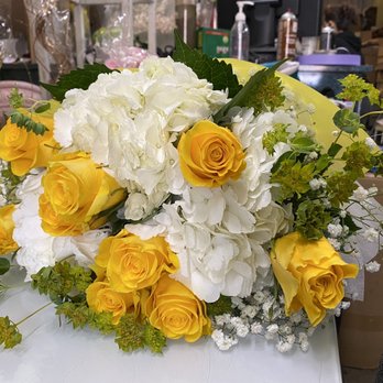 Be Flower - the owner is AMAZING here !! - Florists Near Me - Los Angeles, California