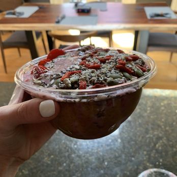 LB Kitchen - Smoothie bowl - Cafes Near Me - Portland, Maine