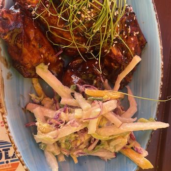 Nalu Vida - Wings at happy hour - Bars Near Me - Venice, California