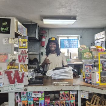 Maili Ohana  Market - Cory the super cool clerk - Grocery Near Me - Waianae, Hawaii