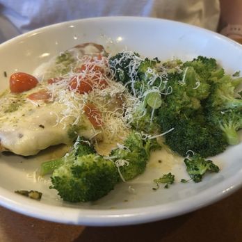 Olive Garden Italian Restaurant - Chicken pasta and broccoli - Italian Near Me - Affton, Missouri