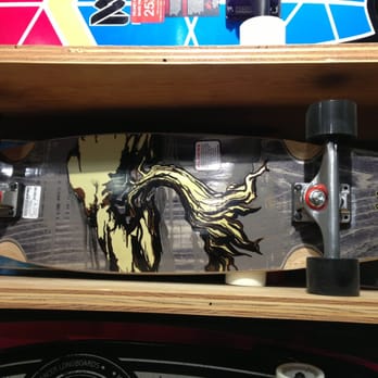 Zumiez - Men's Clothing Near Me - Honolulu, Hawaii Zumiez - Men's Clothing Near Me - Honolulu, Hawaii