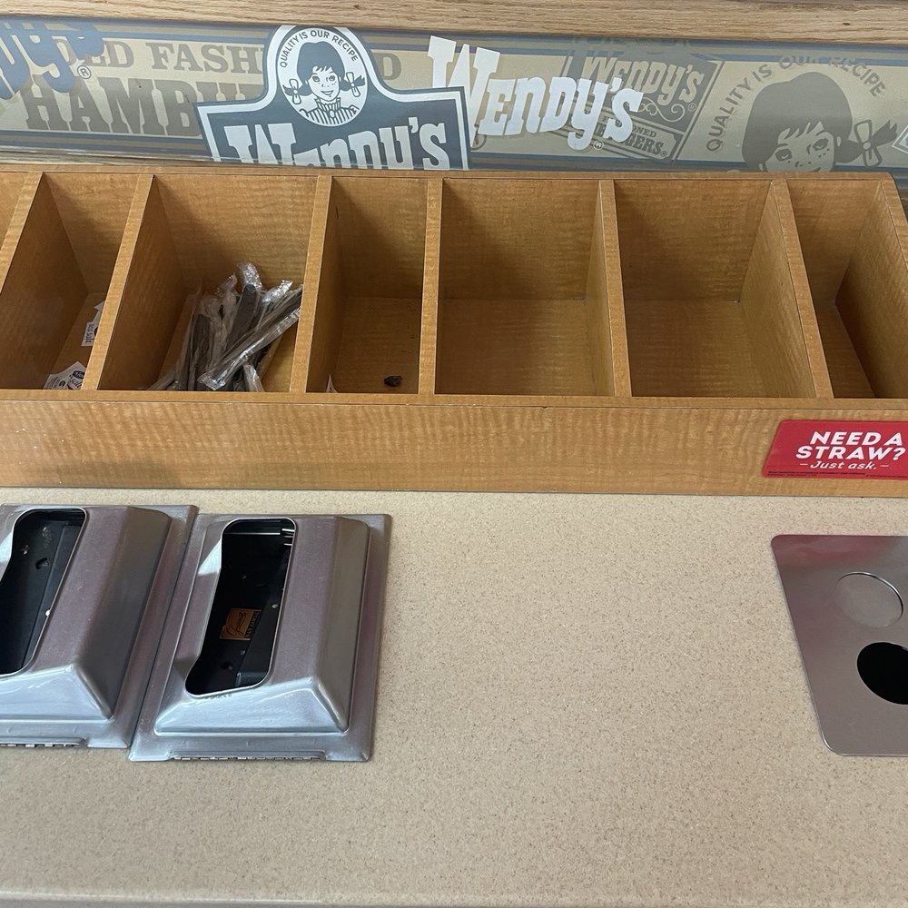 A well stocked utensils :( A well stocked utensils :(