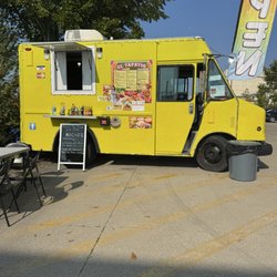 Tacos sobre ruedas llenamos la comida dónde tú estás