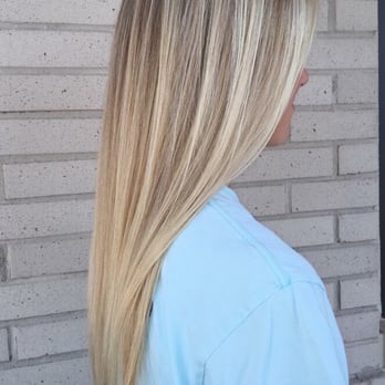 Fiaz Salon - Have also seen Elle and Dana as well. Great blow outs and cuts, color. Mommy likes Fiaz - Hair Salons Near Me - West Bloomfield, Michigan