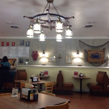 Graham & Rollins - Such cute decor - Seafood Near Me - Hampton, Virginia