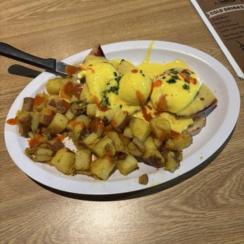 The Hamilton Diner - Classic eggs benny with ham - Diners Near Me - Seekonk, Massachusetts The Hamilton Diner - Classic eggs benny with ham - Diners Near Me - Seekonk, Massachusetts