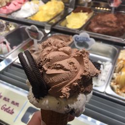 Piccolo (small) Nutella and Oreo gelato Piccolo (small) Nutella and Oreo gelato