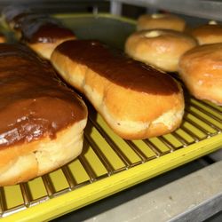 L&T Donuts - Eclair