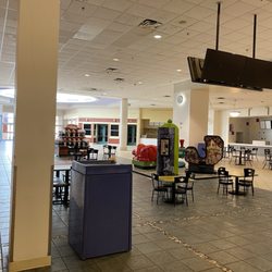 Ridgmar Mall - Food court