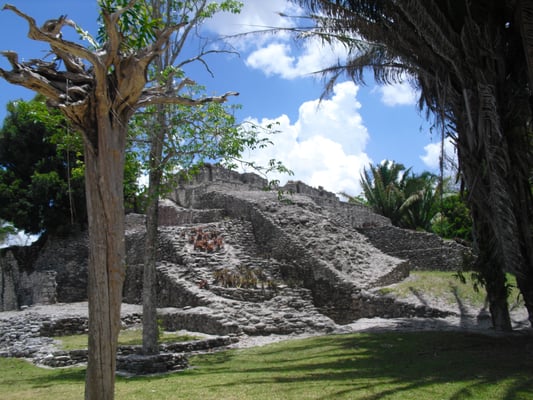 Zona Arqueológica de Kohunlich by null
