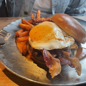 Eureka! - Jalepeno Egg Burger w/ Sweet Tater Fries - American Near Me - Boise, Idaho