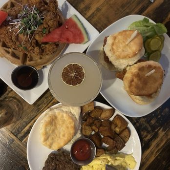 OAK - Farmhouse breakfast, chicken and waffles, lychee martini - Bars Near Me - Gainesville, Florida