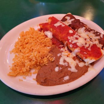 Xochimilco Authentic Mexican Restaurant El - #2 combo. Shredded beef burrito, chicken enchilada, rice, beans - Mexican Near Me - Springfield, Illinois Xochimilco Authentic Mexican Restaurant El - #2 combo. Shredded beef burrito, chicken enchilada, rice, beans - Mexican Near Me - Springfield, Illinois