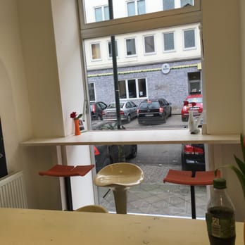 Düsselwohsch - Gemütliche, einfache und stylische Einrichtung - hier sitzt man gern - kein fettiges Pommesbudenambiente! - Food Stands Near Me - Dusseldorf, NW Düsselwohsch - Gemütliche, einfache und stylische Einrichtung - hier sitzt man gern - kein fettiges Pommesbudenambiente! - Food Stands Near Me - Dusseldorf, NW