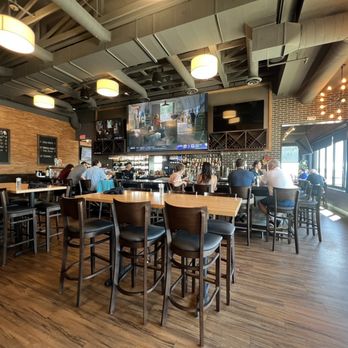 Buck & Honey’s - Bar - New American Near Me - Waunakee, Wisconsin