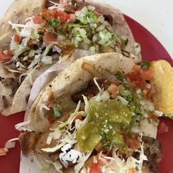 El Rey del Taco - Fish and asada tacos