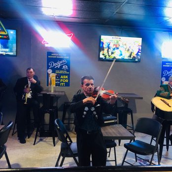 Caliz Sports Bar - Mariachi night - Sports Bars Near Me - Long Beach, California Caliz Sports Bar - Mariachi night - Sports Bars Near Me - Long Beach, California