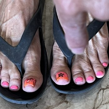 Palace Nail Lounge Gilbert - Hawaiian flower and palm tree w ombre polish - Nail Salons Near Me - Mesa, Arizona Palace Nail Lounge Gilbert - Hawaiian flower and palm tree w ombre polish - Nail Salons Near Me - Mesa, Arizona