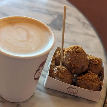 Lily’s Chocolate & Coffee - Vanilla Latte & Biscoff Lockma - Desserts Near Me - Vienna, Virginia Lily’s Chocolate & Coffee - Vanilla Latte & Biscoff Lockma - Desserts Near Me - Vienna, Virginia