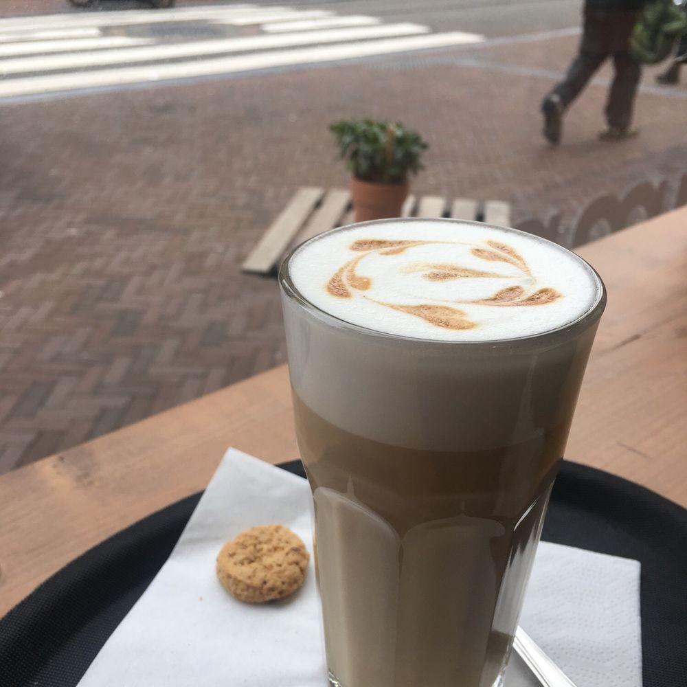 Chummy Coffee - Fool's gold latte (with honey and cinnamon) - Coffee & Tea Near Me - Leiden, ZH