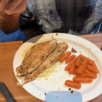 Cheddar's Scratch Kitchen - Lemon fish was more like blackened - Comfort Food Near Me - San Antonio, Texas