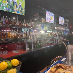 108 Sports Lounge - Bar