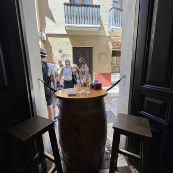 El Pimpi - Dive Bars Near Me - Málaga, Massachusetts