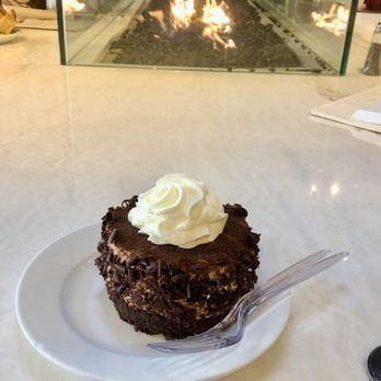 Urth Caffé - Orange - Tiramisu (heavy/rich/decadent), 6/10 - Coffee & Tea Near Me - Orange, California
