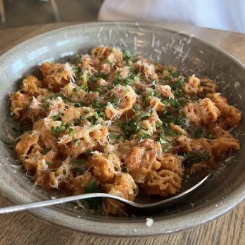 etta - Bucktown - pappardelle alla bolognese - veal ragú, parmigiano reggiano, basil - $24 - Pizza Near Me - Chicago, Illinois etta - Bucktown - pappardelle alla bolognese - veal ragú, parmigiano reggiano, basil - $24 - Pizza Near Me - Chicago, Illinois