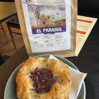 Dees Koffiebranders - Cherry pastry - Coffee Roasteries Near Me - Frameries, BRU