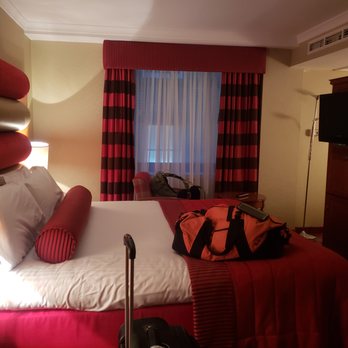 Carlton George Hotel - The executive room was a bit small, but was quiet and clean. - Hotels Near Me - Glasgow, GLG Carlton George Hotel - The executive room was a bit small, but was quiet and clean. - Hotels Near Me - Glasgow, GLG