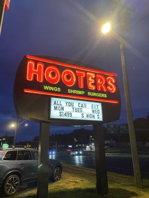 Hooters by null