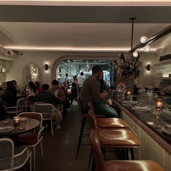 Azhar - Interior - Middle Eastern Near Me - Toronto, Ontario