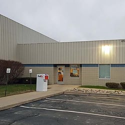 FedEx Ship Center - Out of the way location.